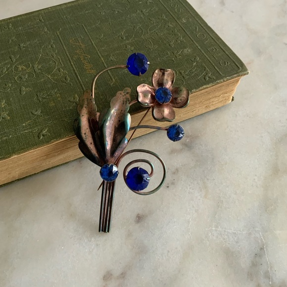 Blue Floral Brooch - Picture 2 of 9